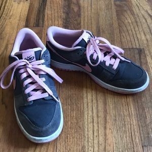 Nike women’s sneakers